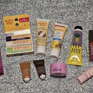 Burt's Bees Coconut Foot Cream - White and Yellow Tube